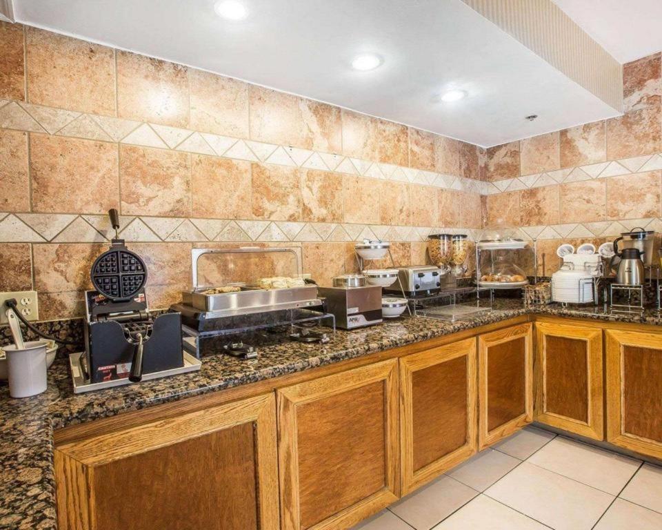 Sleep Inn Bessemer Helena Екстер'єр фото